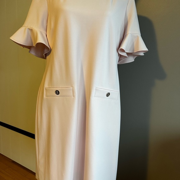 Tommy Hilfiger - Picture 7 of 7